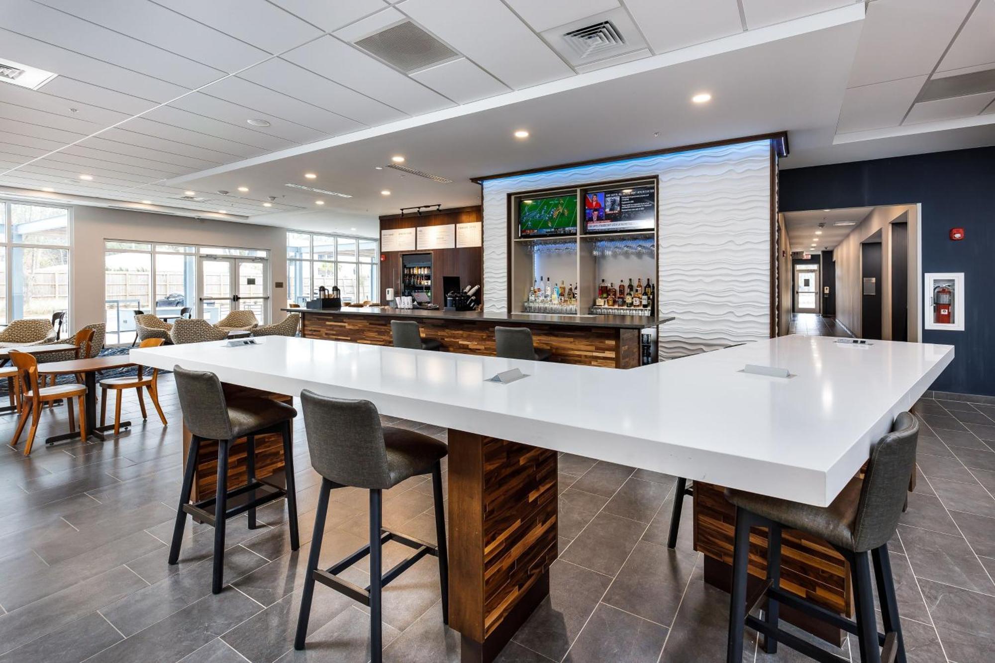 Courtyard By Marriott Pensacola I-10 West Hotel Exterior photo