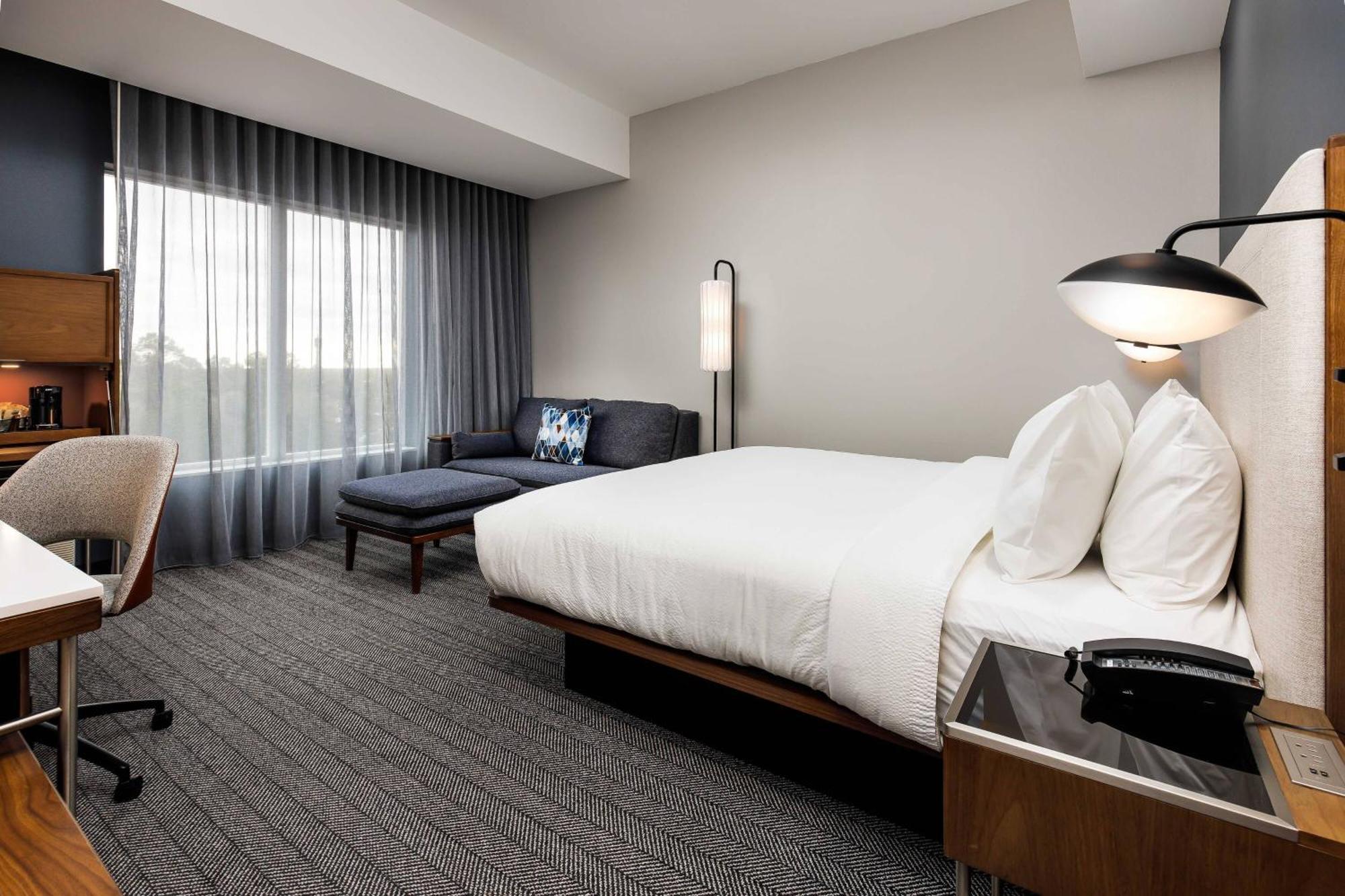 Courtyard By Marriott Pensacola I-10 West Hotel Exterior photo